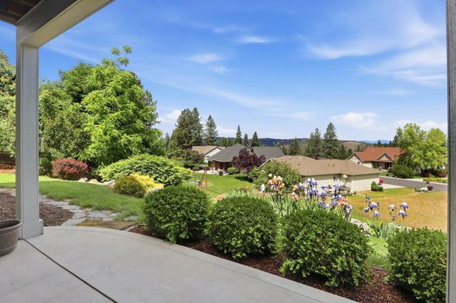 1824 W Blueberry Ln, Spokane, WA 99218