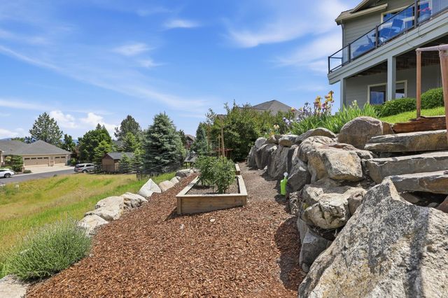1824 W Blueberry Ln, Spokane, WA 99218
