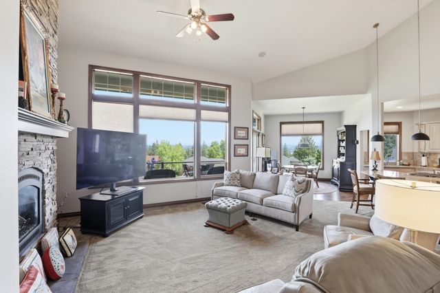 1824 W Blueberry Ln, Spokane, WA 99218