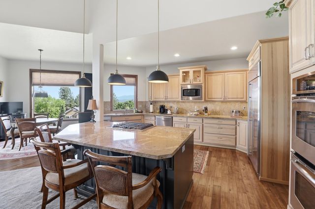 1824 W Blueberry Ln, Spokane, WA 99218