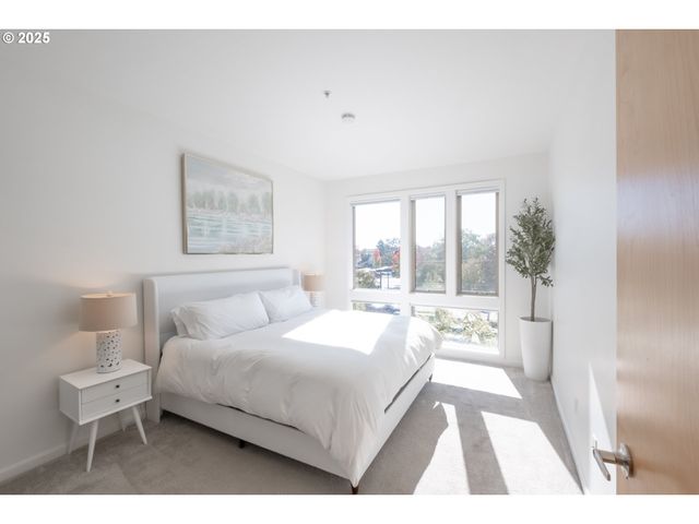 12600 Sw CRESCENT St 207, Beaverton, OR 97005