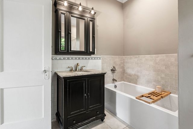 14 Curry Cir, Swampscott, MA 01907