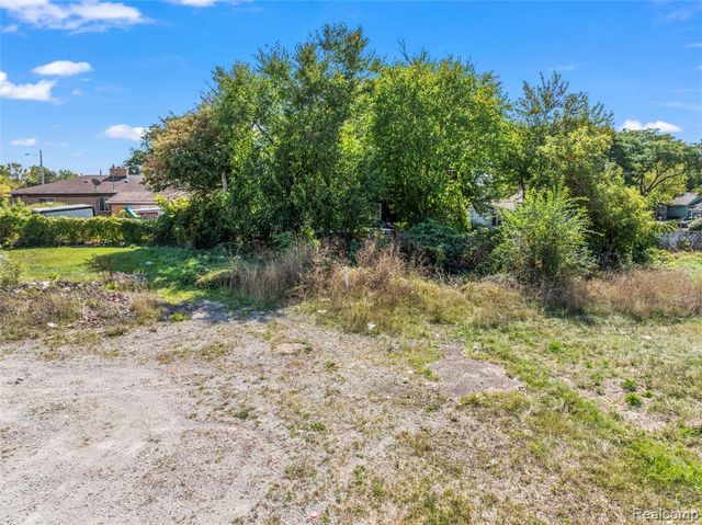 680 E Pierson Road, Flint, MI 48505