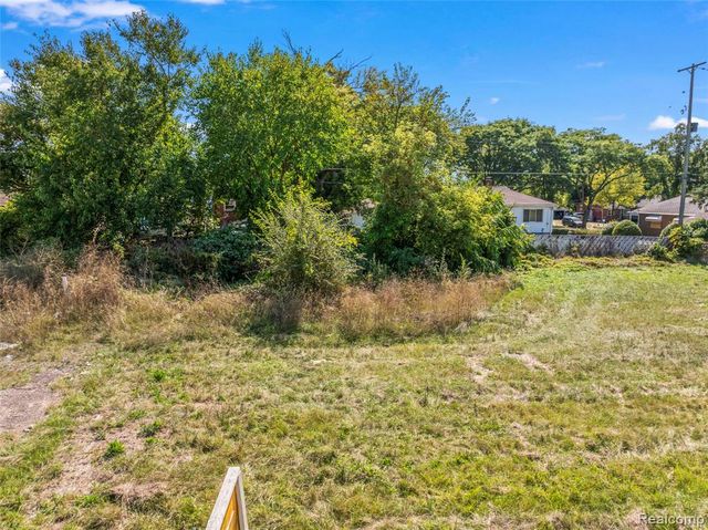 680 E Pierson Road, Flint, MI 48505