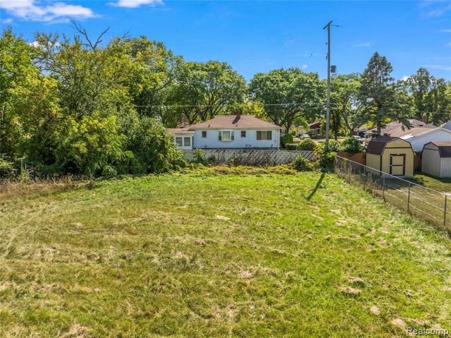 680 E Pierson Road, Flint, MI 48505