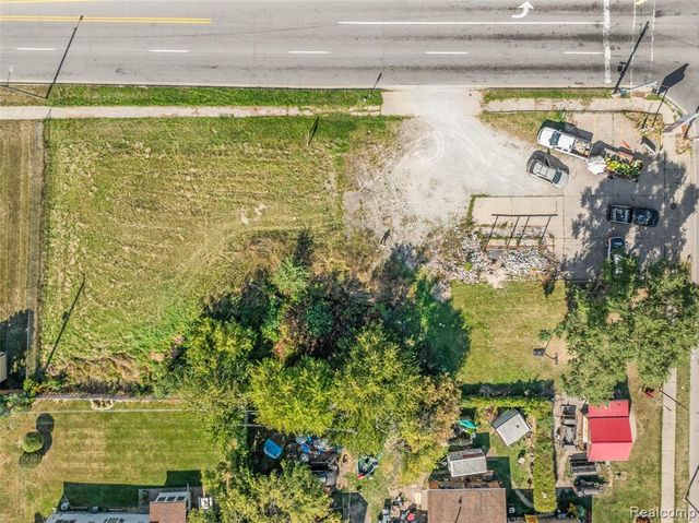 680 E Pierson Road, Flint, MI 48505