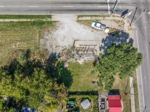 680 E Pierson Road, Flint, MI 48505