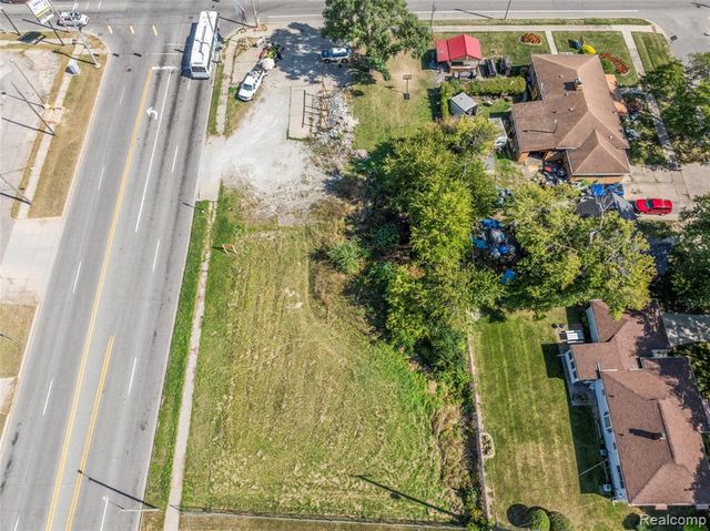 680 E Pierson Road, Flint, MI 48505