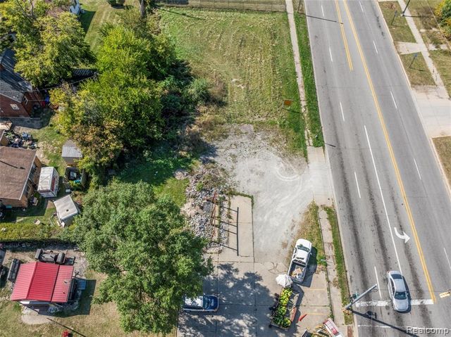 680 E Pierson Road, Flint, MI 48505