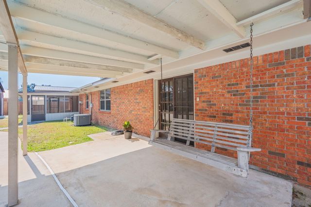 22 Sharilyn Drive, Shalimar, FL 32579