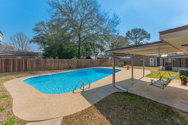 22 Sharilyn Drive, Shalimar, FL 32579