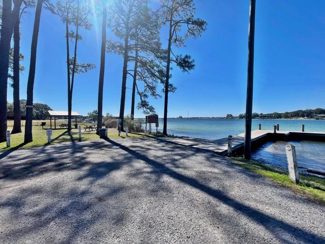 22 Sharilyn Drive, Shalimar, FL 32579