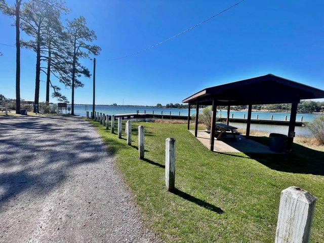 22 Sharilyn Drive, Shalimar, FL 32579