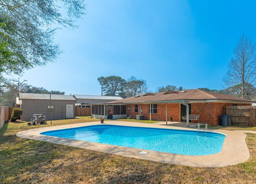 22 Sharilyn Drive, Shalimar, FL 32579