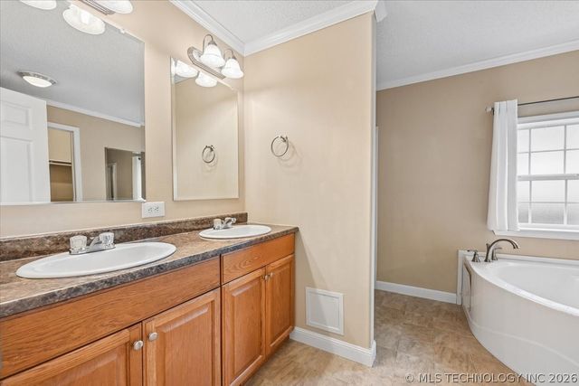 14054 S Zenith Street, Glenpool, OK 74033
