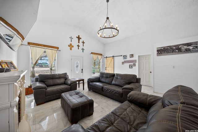 21633 S Jett Rd, San Antonio, TX 78264