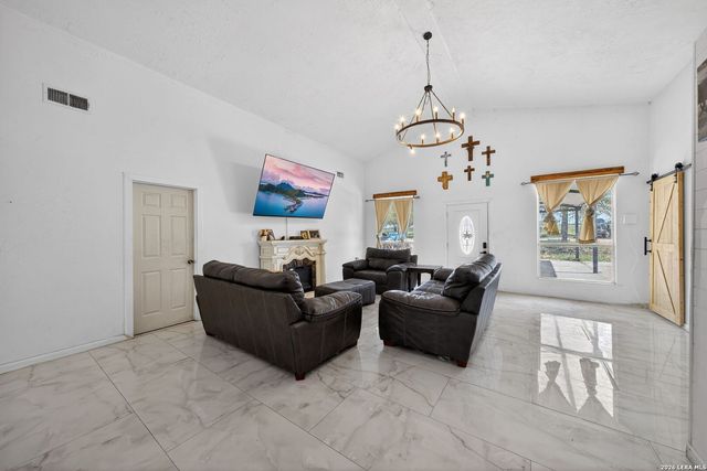 21633 S Jett Rd, San Antonio, TX 78264