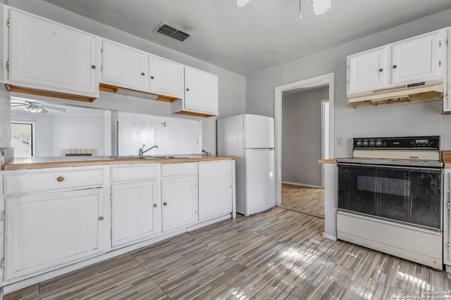 5835 Adalone, San Antonio, TX 78242