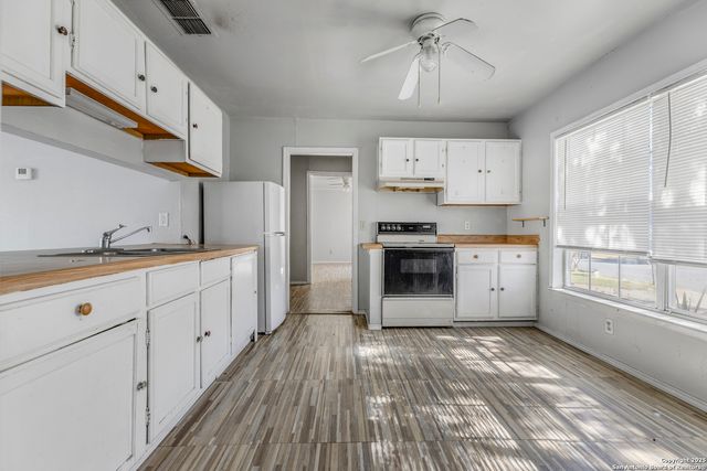 5835 Adalone, San Antonio, TX 78242