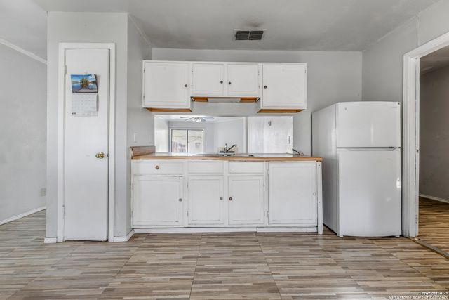 5835 Adalone, San Antonio, TX 78242