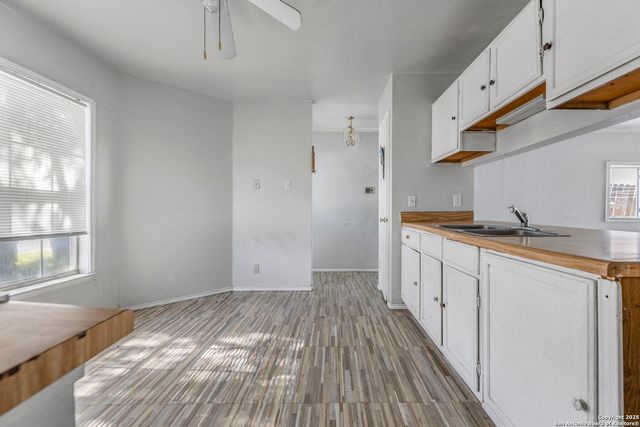 5835 Adalone, San Antonio, TX 78242