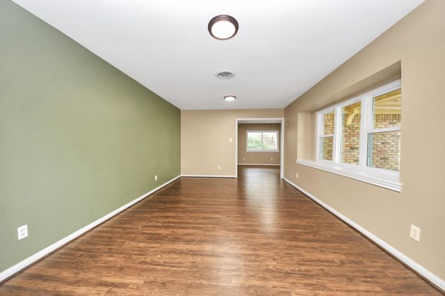 10514 Haddington Drive, Houston, TX 77043