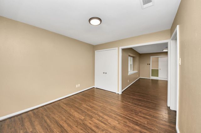 10514 Haddington Drive, Houston, TX 77043