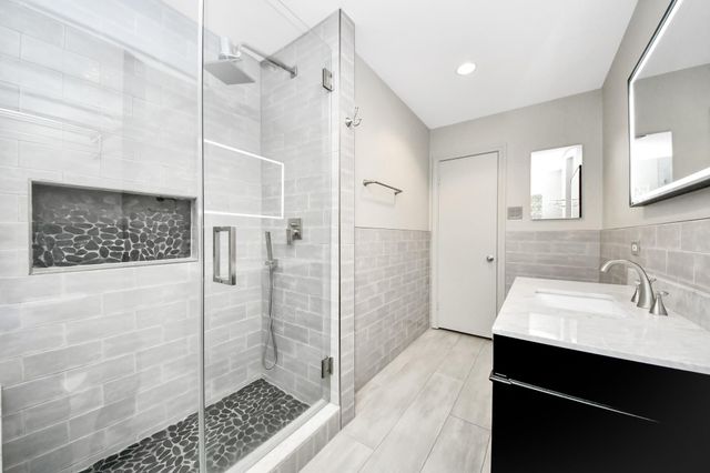 10514 Haddington Drive, Houston, TX 77043