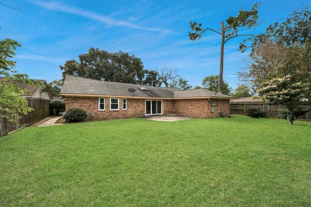 10514 Haddington Drive, Houston, TX 77043