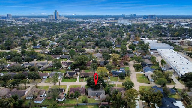 10514 Haddington Drive, Houston, TX 77043