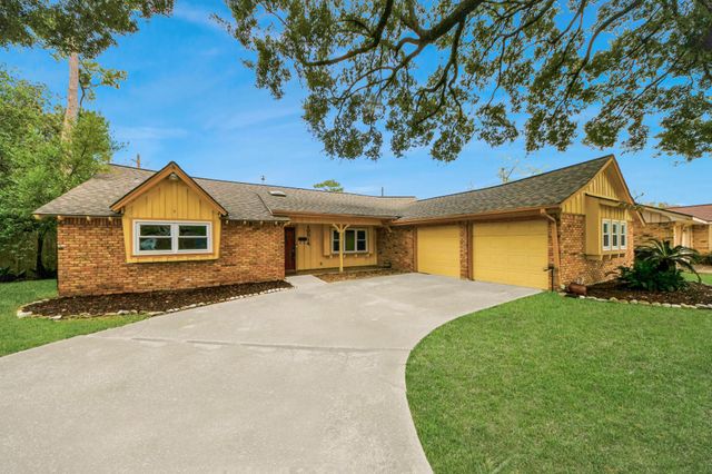 10514 Haddington Drive, Houston, TX 77043