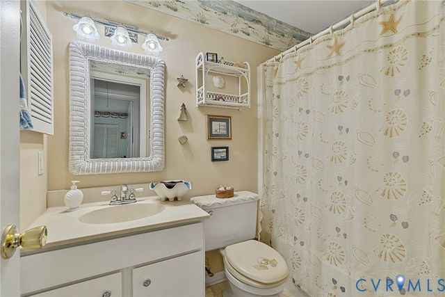 11939 W Briar Patch Dr, Midlothian, VA 23113