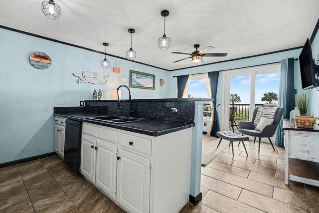 9520 Seawall Boulevard 214, Galveston, TX 77554