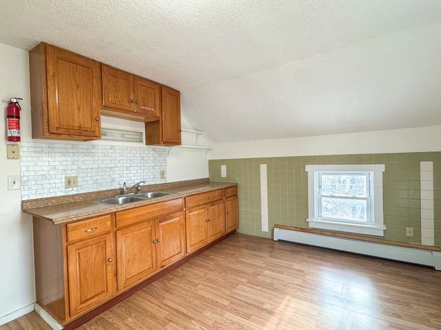 37 Drew Street, Burlington, VT 05401