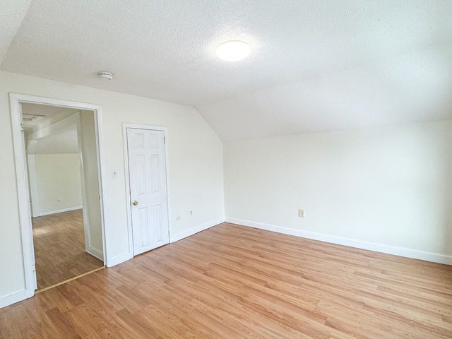 37 Drew Street, Burlington, VT 05401