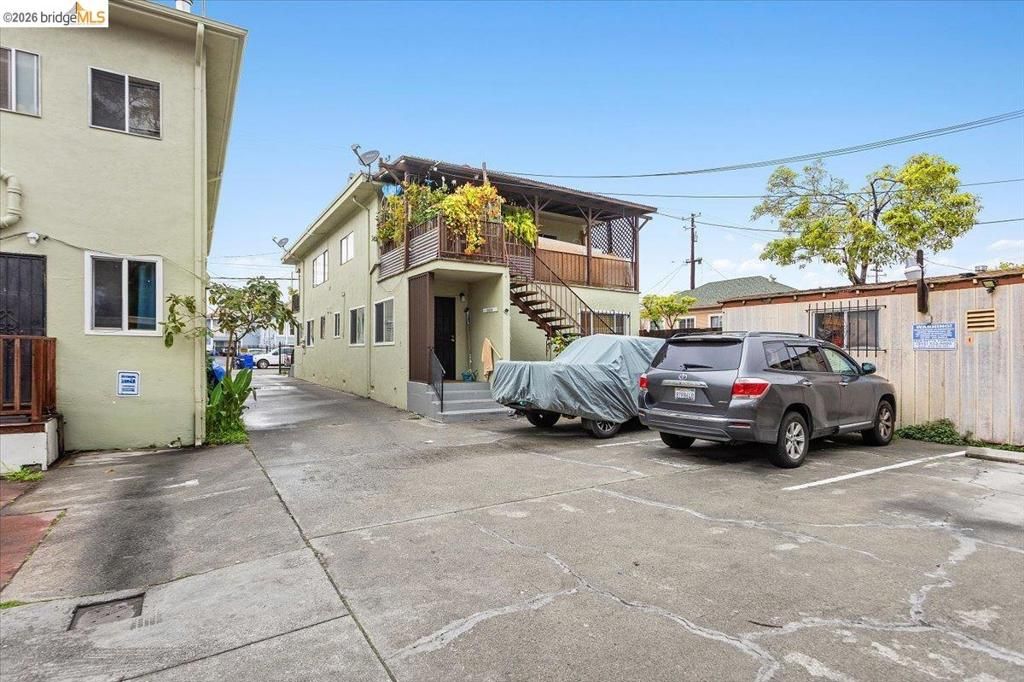 Image 2 of property listing at 1432 1432 45th Avenue, Oakland, CA 94601