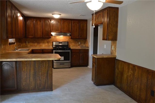 1054 Cumberland Mansion, Yukon, OK 73099