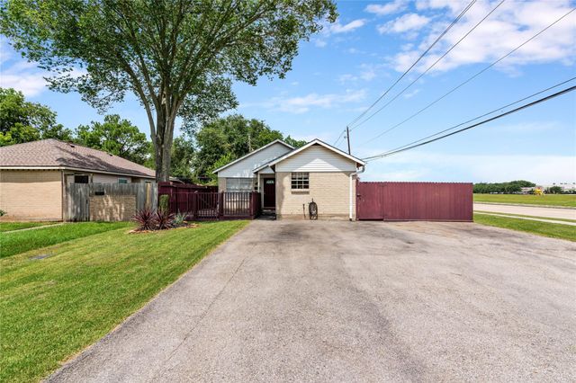 2102 Pearland Avenue, Pearland, TX 77581
