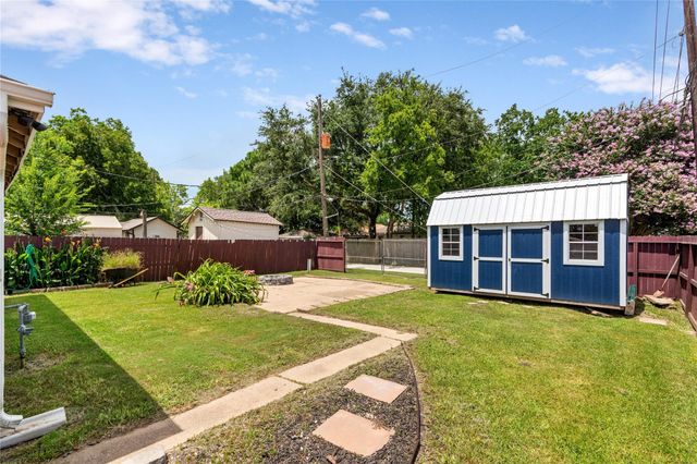 2102 Pearland Avenue, Pearland, TX 77581