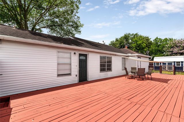 2102 Pearland Avenue, Pearland, TX 77581