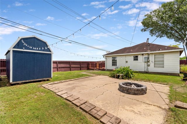 2102 Pearland Avenue, Pearland, TX 77581