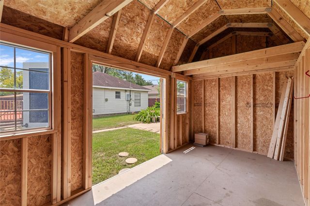 2102 Pearland Avenue, Pearland, TX 77581