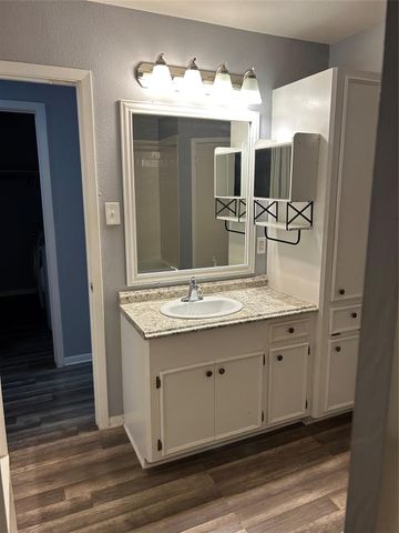 2336 N Pearland Avenue C, Pearland, TX 77581