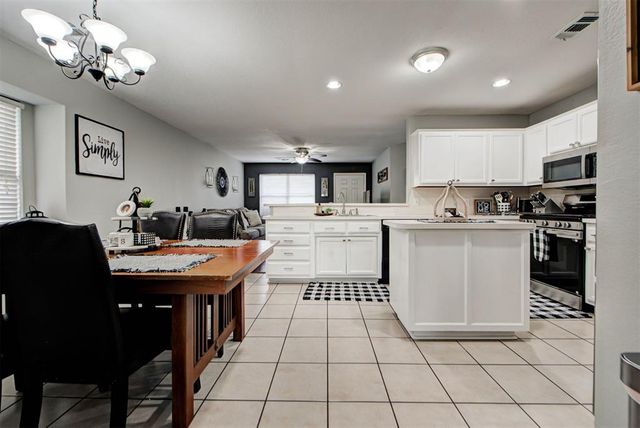 12429 NW 2nd Street, Yukon, OK 73099