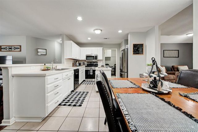 12429 NW 2nd Street, Yukon, OK 73099