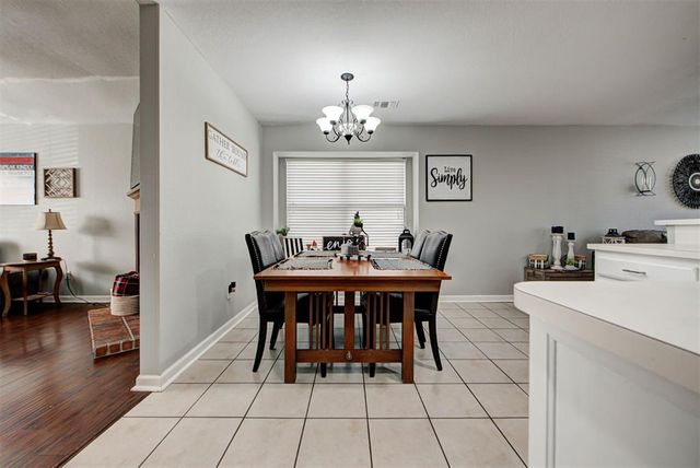 12429 NW 2nd Street, Yukon, OK 73099