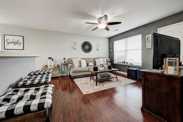 12429 NW 2nd Street, Yukon, OK 73099