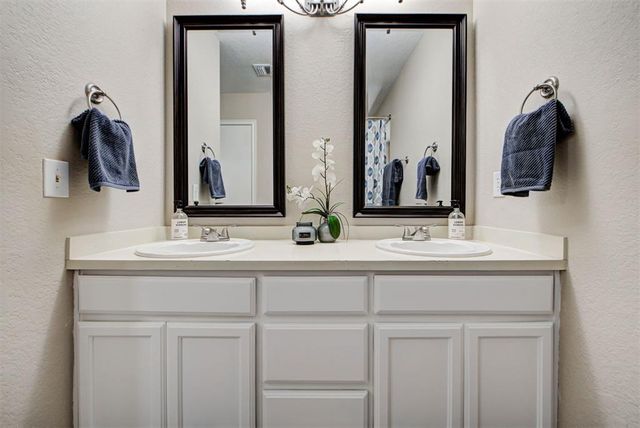 12429 NW 2nd Street, Yukon, OK 73099