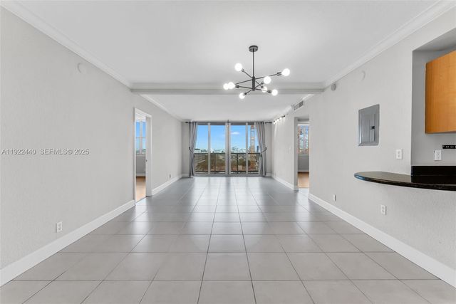 401 69th St 713, Miami Beach, FL 33141