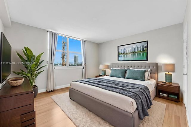 401 69th St 713, Miami Beach, FL 33141